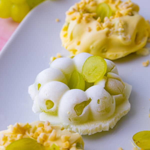 Frozen Trauben-Joghurt-Bites mit weißer Schokolade