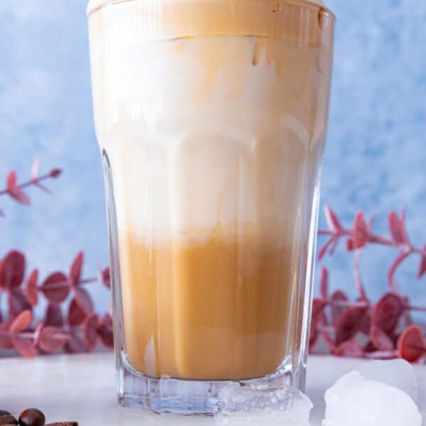 Cremiger Eiskaffee mit Kondensmilch