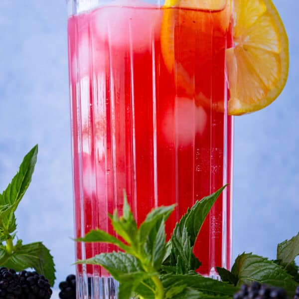 Hausgemachte Brombeerlimonade – fruchtig & erfrischend
