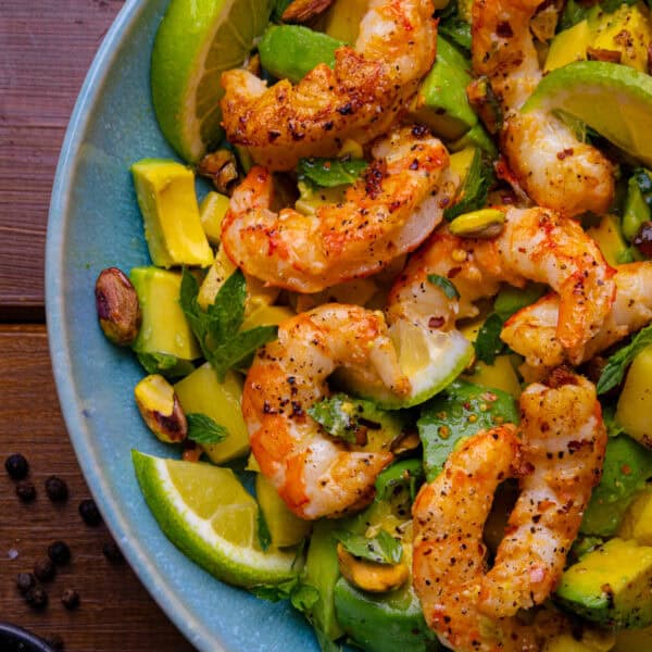 Mango-Avocado-Salat mit Garnelen ist das perfekte Sommerrezept