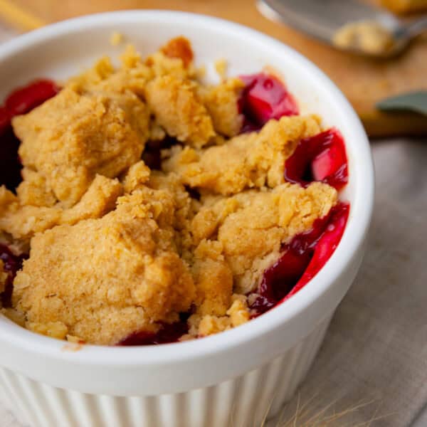 Pflaumen-Crumble mit Haferflocken